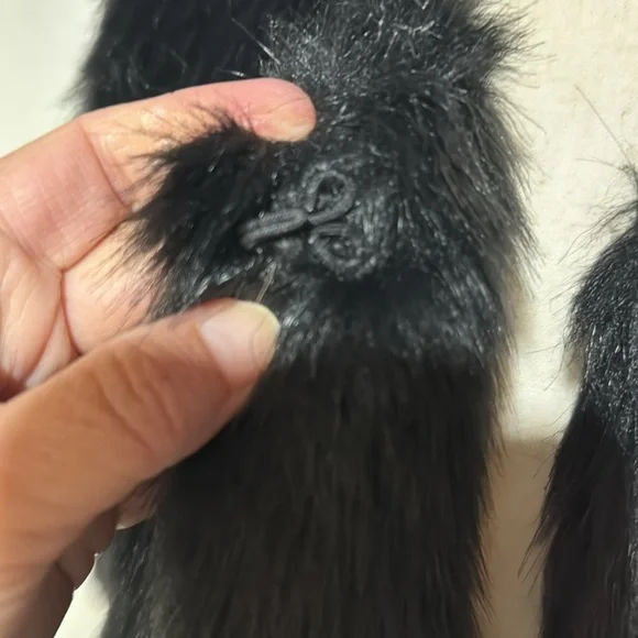 C’è C’è Medium Faux Fur Black Vest - Picture 4 of 6